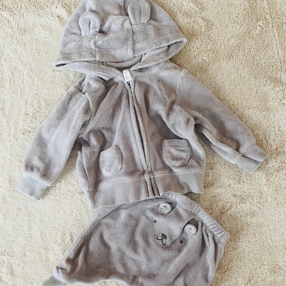 ⏰✨3 FOR 25 DEAL✨⏰ Newborn bear terry cloth outfit.